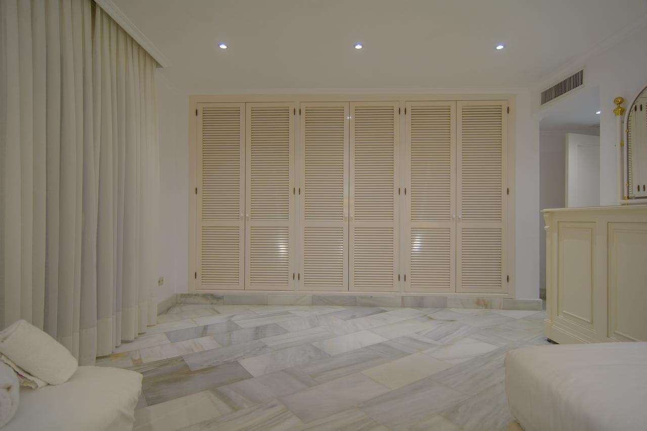 In White Pearl Marbella