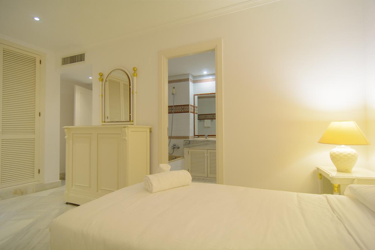In White Pearl * Marbella
